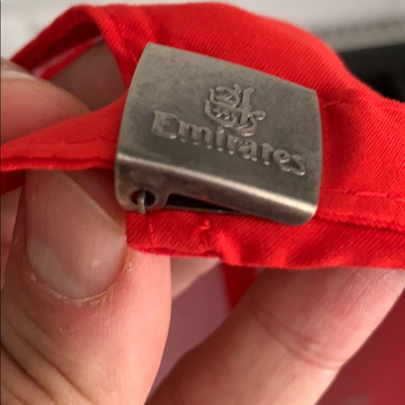 Red “Fly Emirates” microfibre baseball cap - Picture 3 of 3